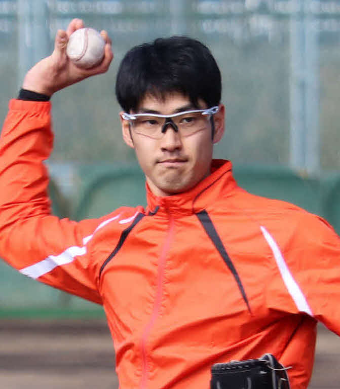 2月、合同自主トレでキャッチボールをするBC神奈川・杉浦健二郎