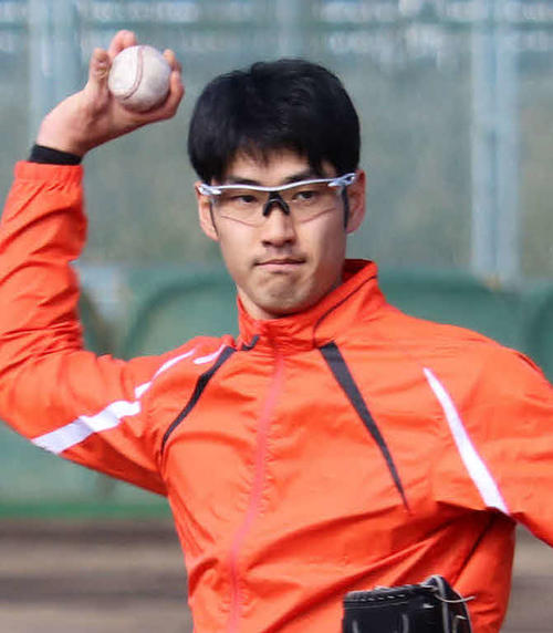 2月、合同自主トレでキャッチボールをするBC神奈川・杉浦健二郎