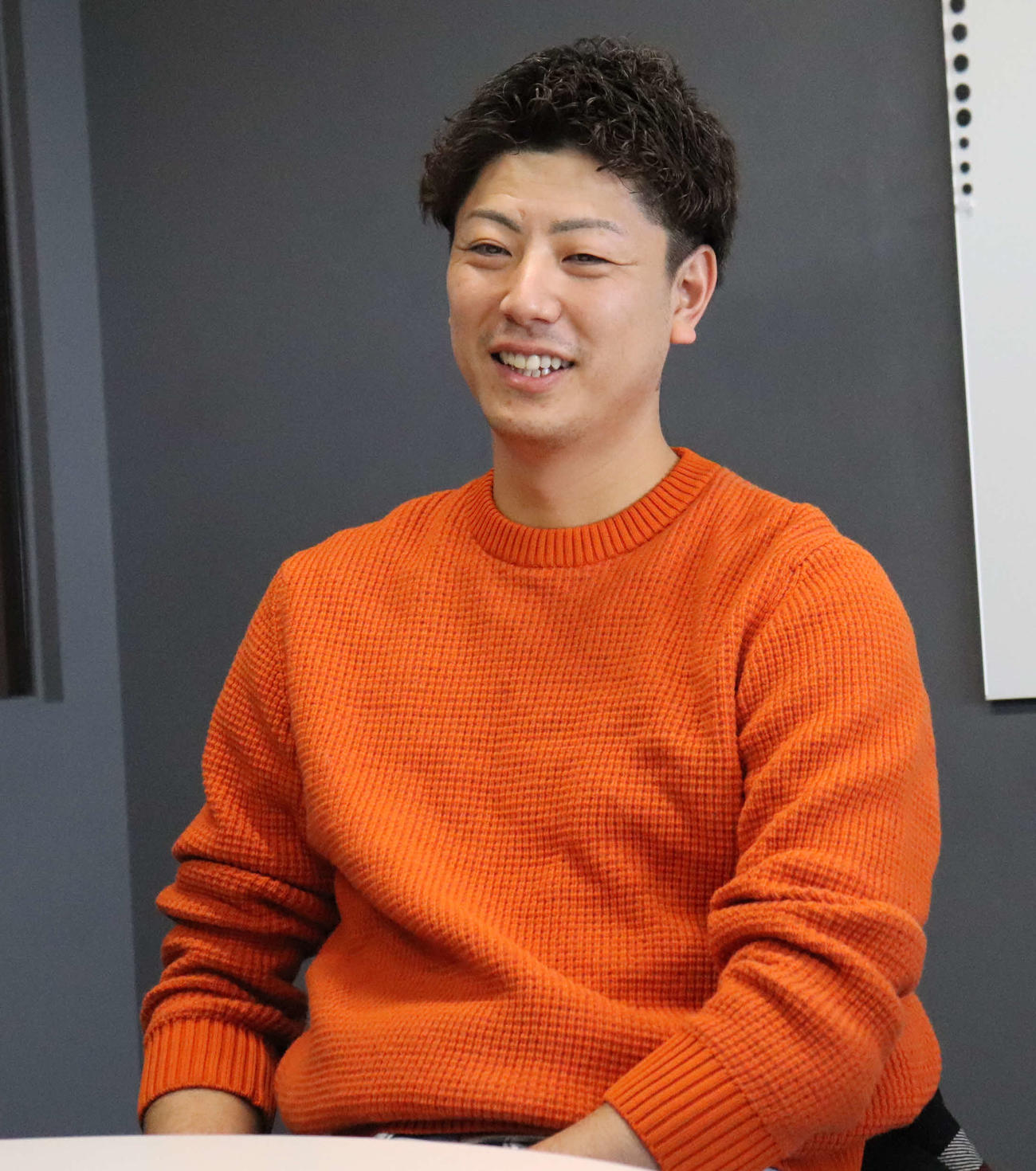 動画配信者「ライバー」として活動をする元広島投手の斉藤悠葵氏（撮影・湯本勝大）