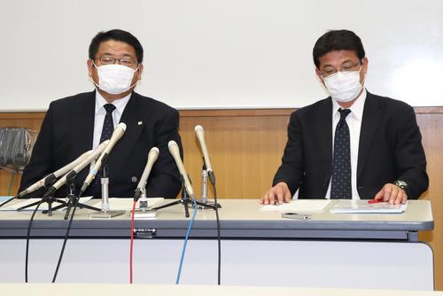 代替大会について話す長野県高野連の西條会長（左）と依田専務理事（撮影・古川真弥）