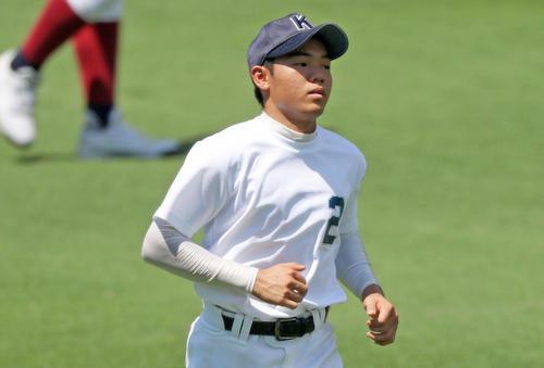 8月29日、プロ志望高校生合同練習会　ウオーミングアップを行う北野・長曽我部