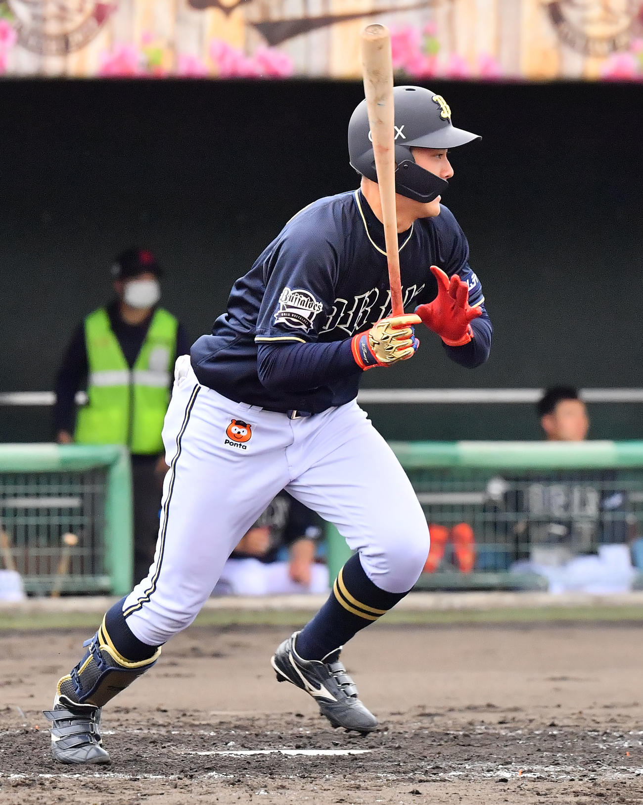 5回表紅1死一、三塁、中前適時打を放つオリックス野口（撮影・和賀正仁）