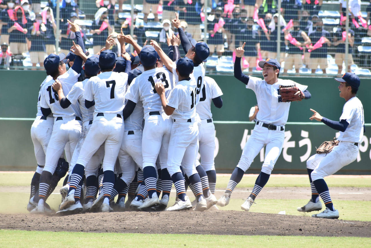 21年7月、甲子園出場を決め歓喜に沸いた宮崎商ナイン