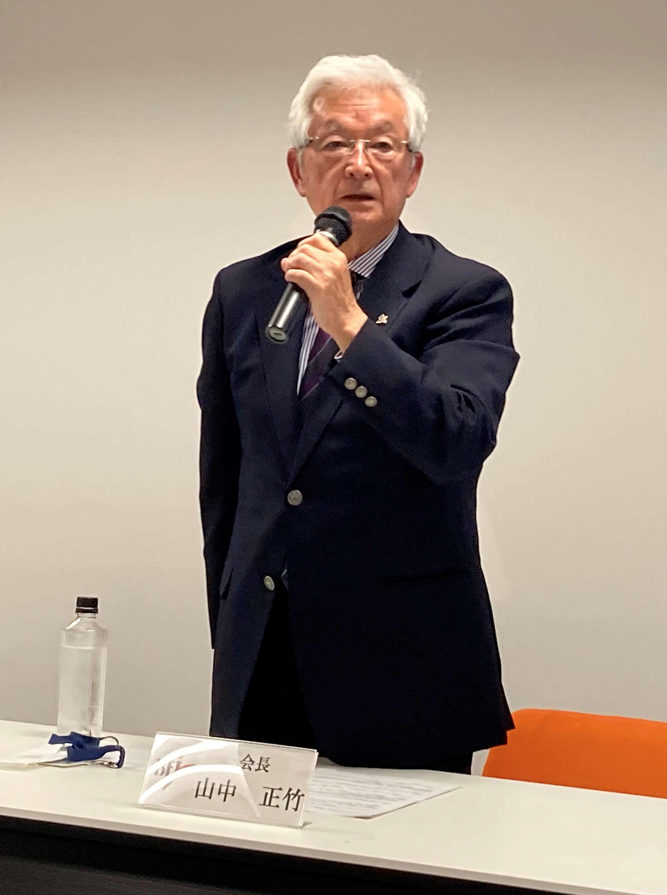 ベースボール5の日本選手権開催を発表する全日本野球協会・山中会長（撮影・古川真弥）