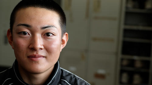 駒大苫小牧で学生コーチを務める松本君(撮影・青山麻美)