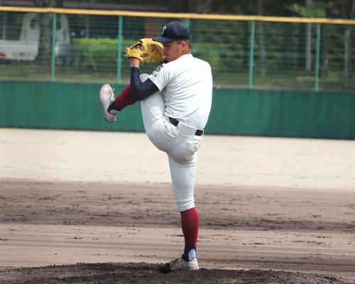 創志学園との練習試合で先発した、大阪桐蔭・中野大虎投手（2年）（撮影・中島麗）