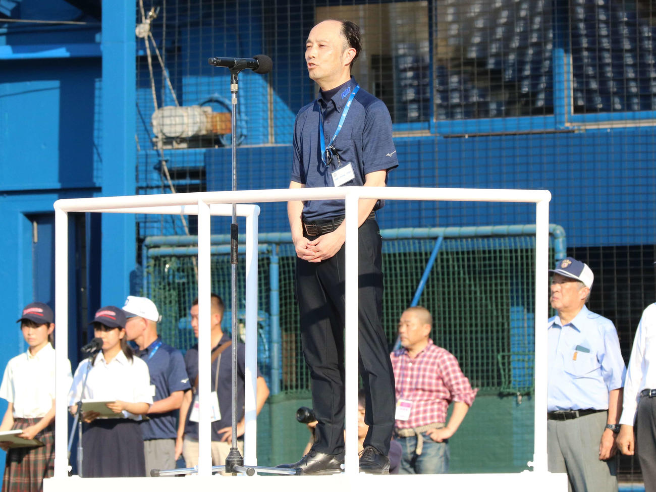 開会式で挨拶をする神奈川高野連布施会長（撮影・深田雄智）