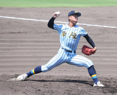紀北農芸対和歌山南陵　紀北農芸戦に先発する和歌山南陵・松下（撮影・白石智彦）