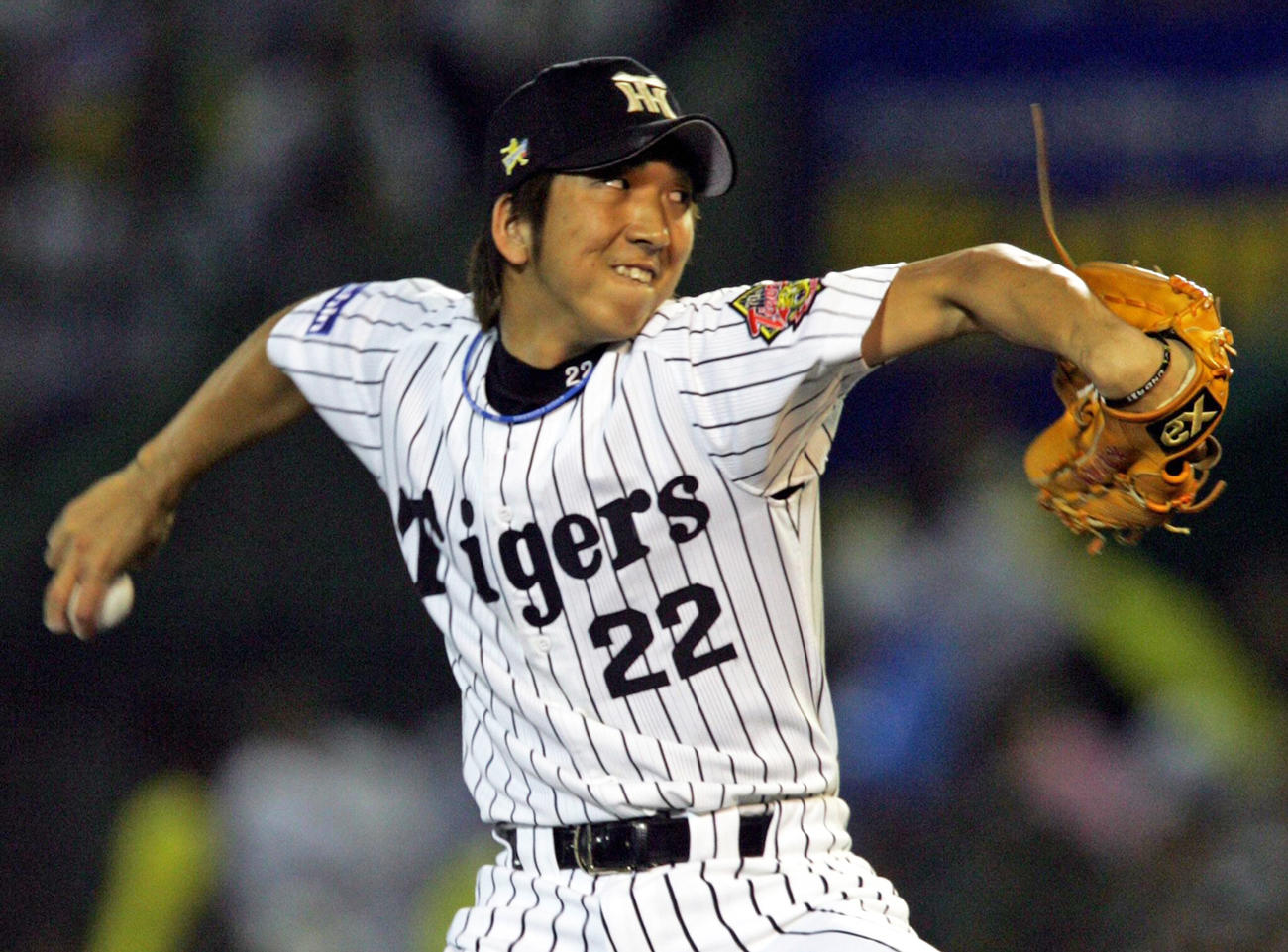 05年、優勝を決めた巨人戦でシーズン最多登板を達成した藤川球児（2005年9月29日撮影）