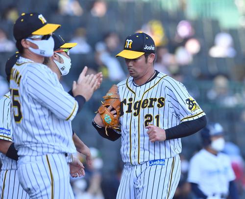 阪神対DeNA　5回3失点で降板する岩田（撮影・上田博志）