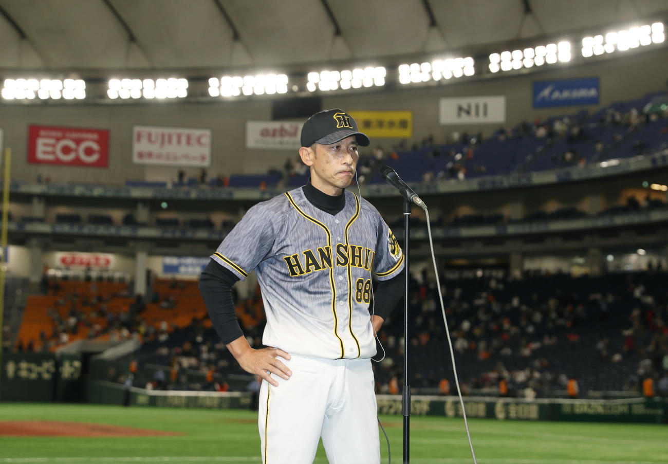 巨人対阪神　勝利監督インタビューに臨む阪神矢野監督（撮影・前田充）