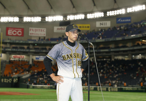 巨人対阪神　勝利監督インタビューに臨む阪神矢野監督（撮影・前田充）