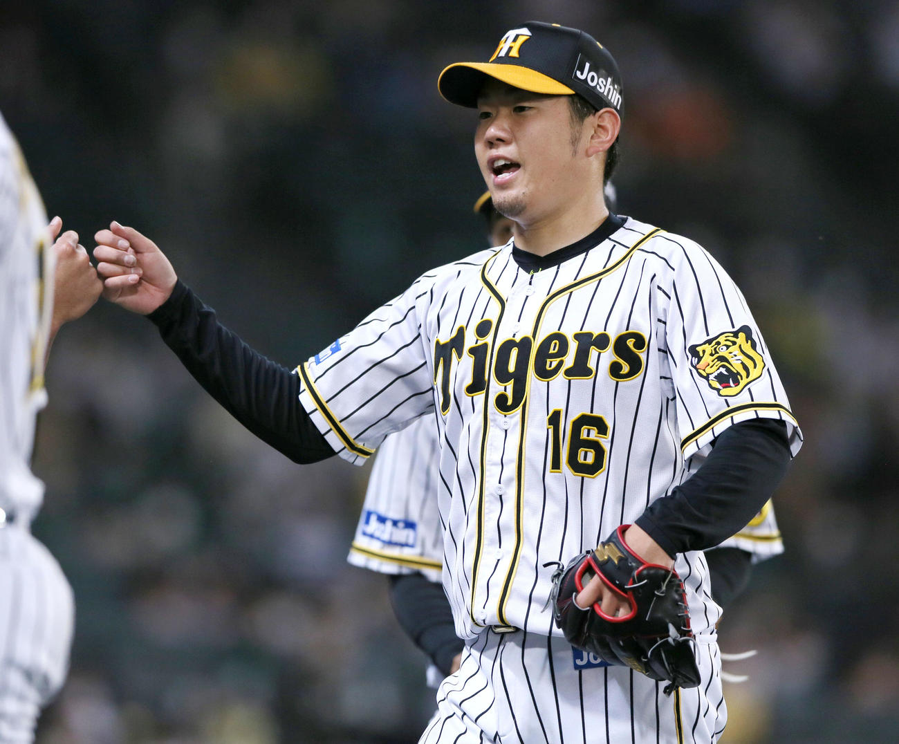 阪神対オリックス　7回を3者凡退に抑え声を出す西勇（撮影・上山淳一）