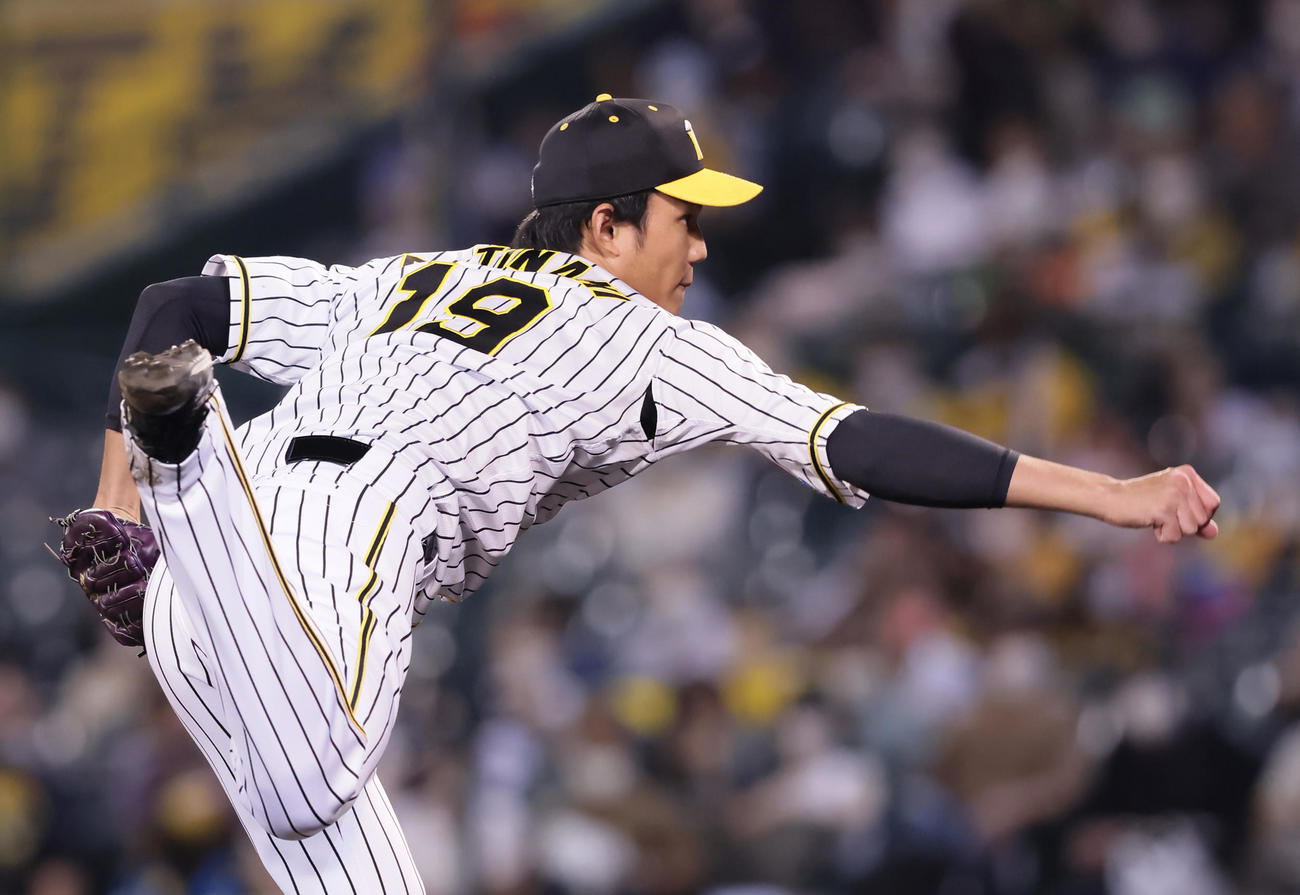 阪神対巨人　3回から登板した阪神藤浪（撮影・足立雅史）