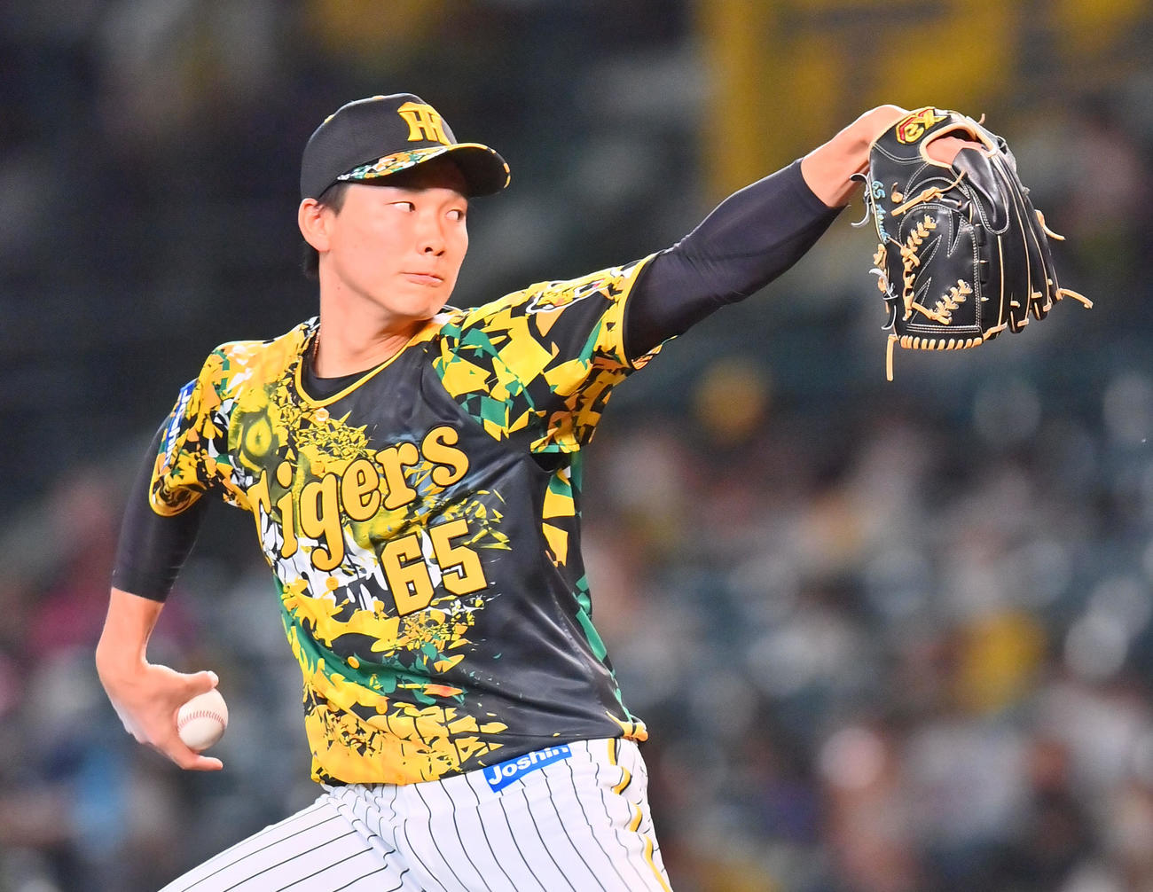 阪神対中日　8回表に阪神4番手で登板する湯浅（撮影・和賀正仁）