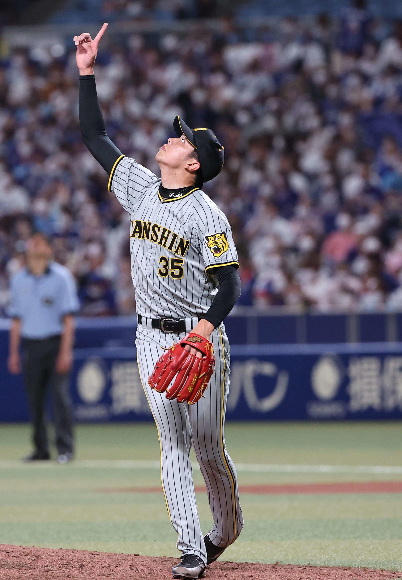 中日対阪神　4回裏中日2死、才木はA・マルティネスを中飛に打ち取る（撮影・上田博志）