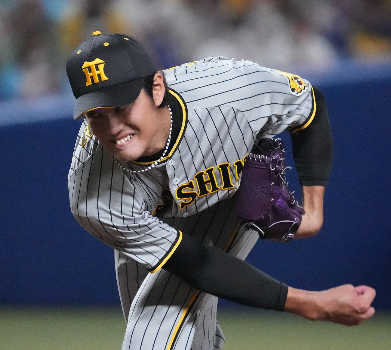 中日対阪神　3回裏、力投する阪神先発の藤浪（撮影・森本幸一）