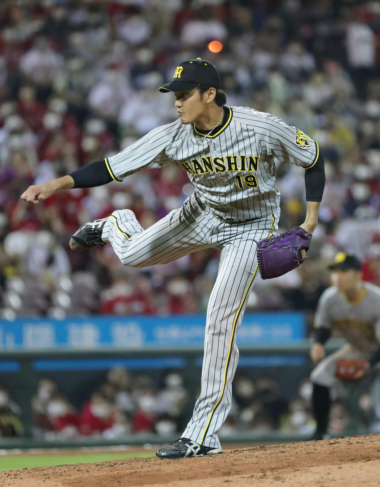 広島対阪神　5回裏広島、阪神3番手の藤浪（撮影・加藤孝規）