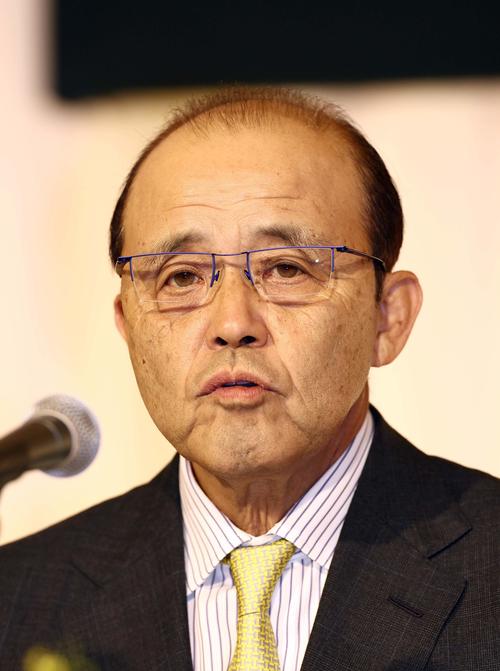 就任会見で意気込みを話す阪神タイガース岡田新監督（撮影・上田博志）