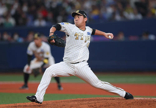 阪神対DeNA　力投する阪神2番手の桐敷（撮影・前田充）