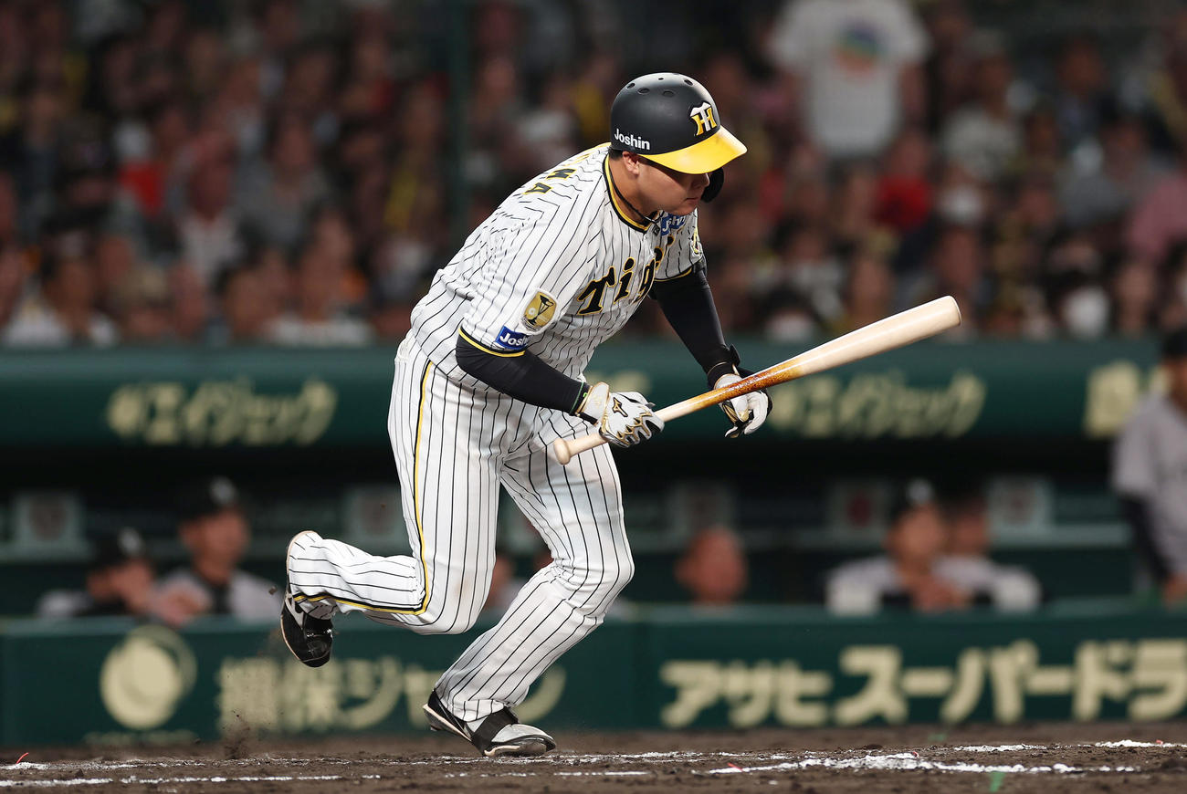 阪神対巨人　7回裏阪神2死、投ゴロに倒れる大山（撮影・前田充）