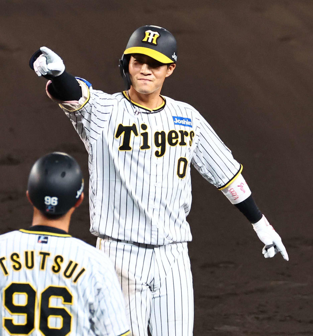 阪神対巨人　3回裏阪神無死、木浪は左前打を放つ（撮影・上田博志）