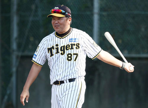 阪神野村克則バッテリーコーチ（2024年11月5日撮影）