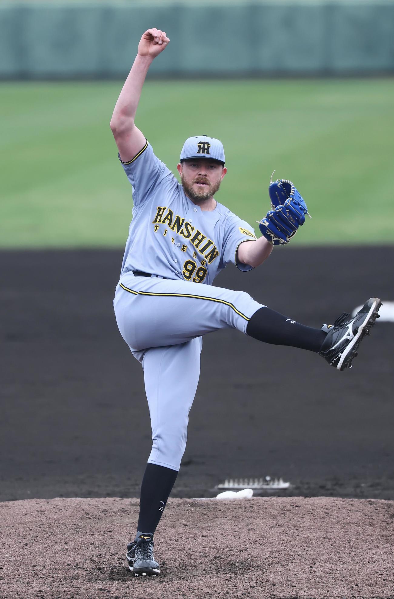 中日対阪神　3回、2番手で登板した阪神ビーズリー（撮影・藤尾明華）