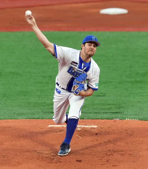 DeNA対阪神　DeNAの先発バウアー（撮影・たえ見朱実）