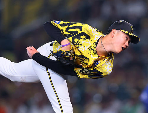 阪神対中日　9回、4番手で登板した阪神及川（撮影・藤尾明華）