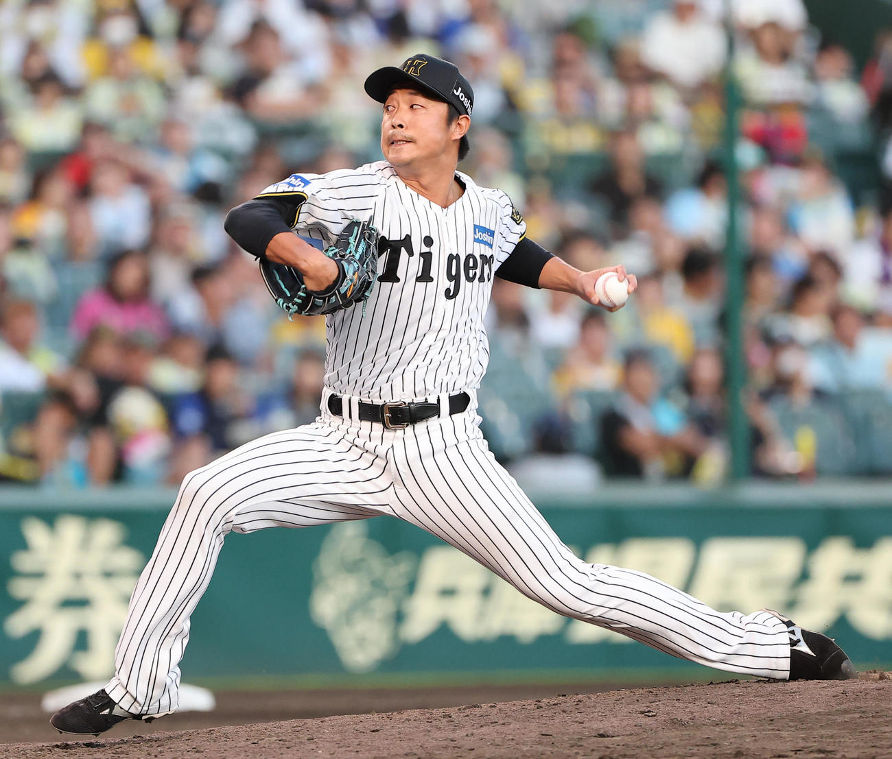 日本ハムへのトレードが決まった阪神島本