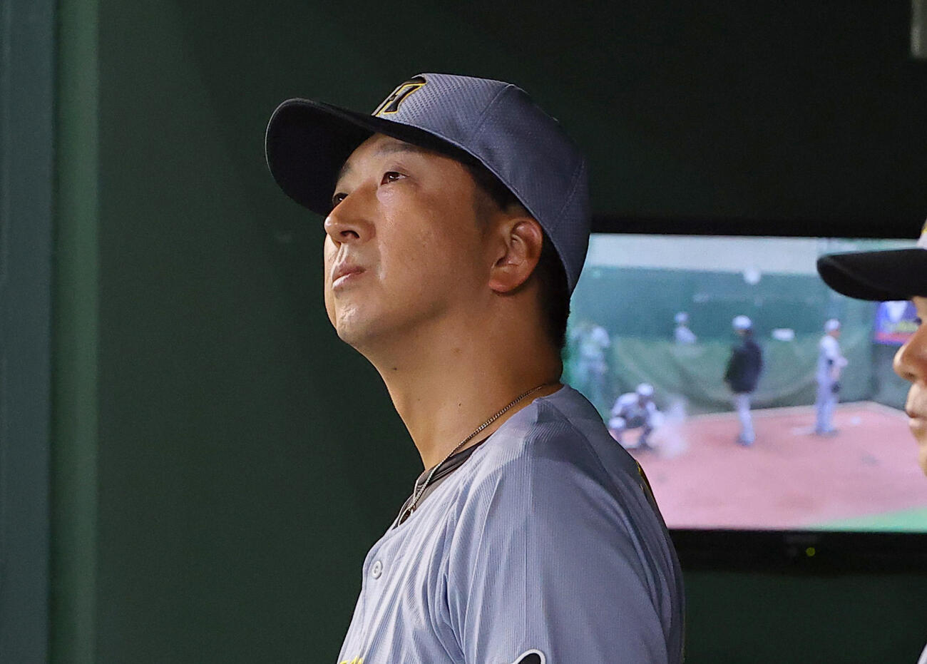 巨人対阪神　ベンチから戦況を見守る藤川監督（撮影・上田博志）