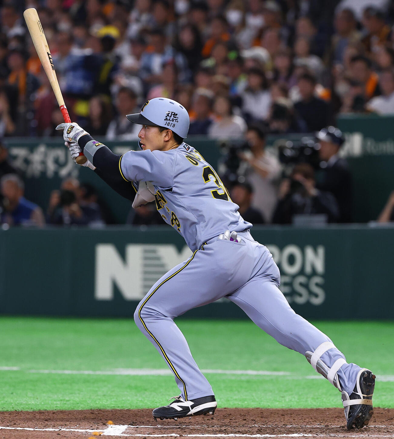 巨人対阪神　6回表阪神1死、小幡は安打を放つ（撮影・上田博志）