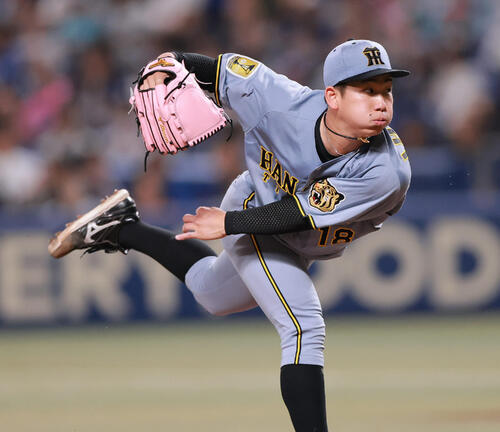 中日対阪神　3回表、力投する阪神伊原（撮影・上山淳一）