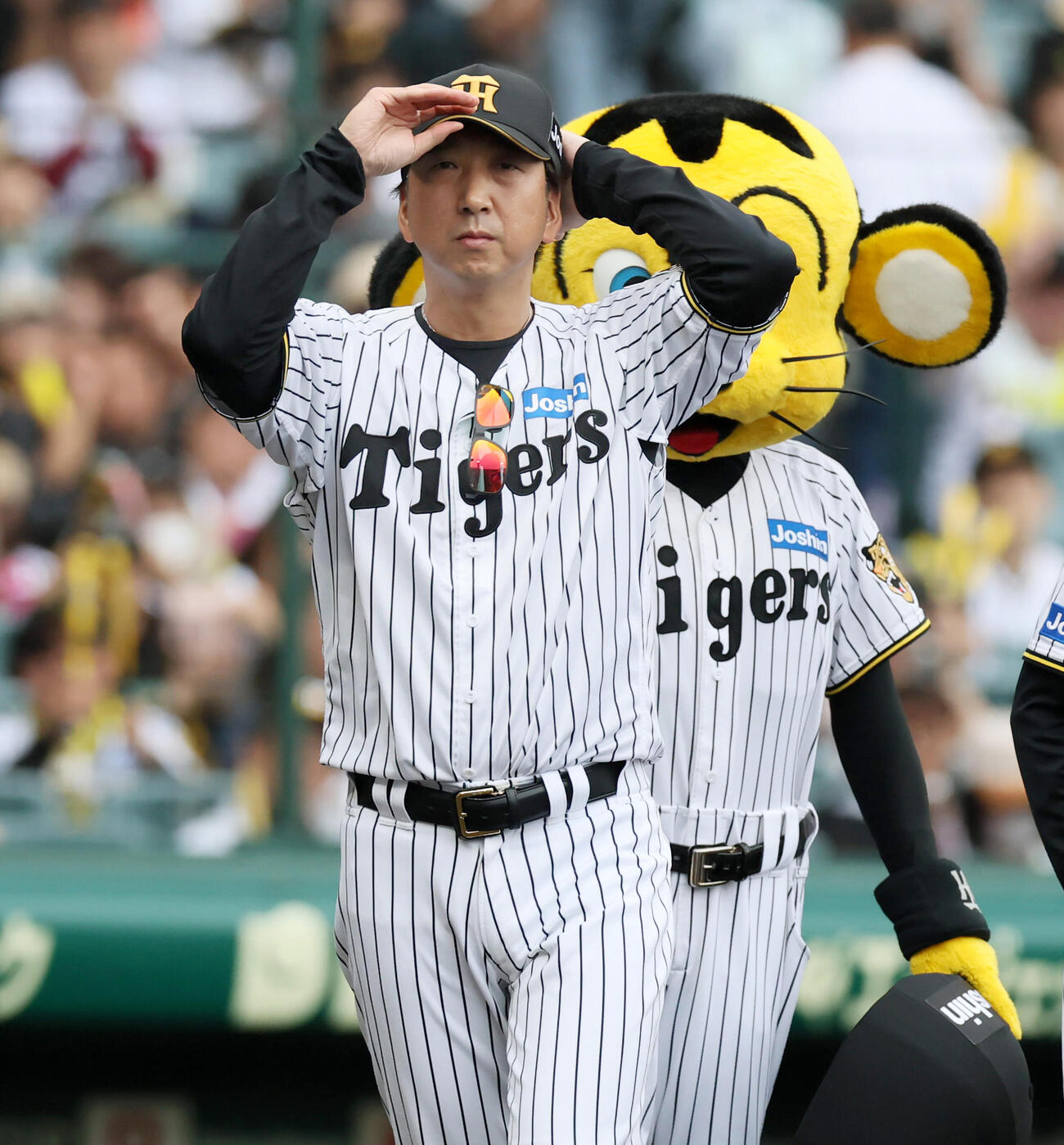 阪神対広島　広島に勝利し監督通算100勝を達成した阪神藤川球児監督（撮影・加藤哉）