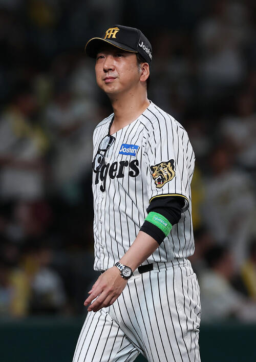 阪神対日本ハム　日本ハムに敗れ、引き揚げる阪神藤川球児監督（撮影・前田充）