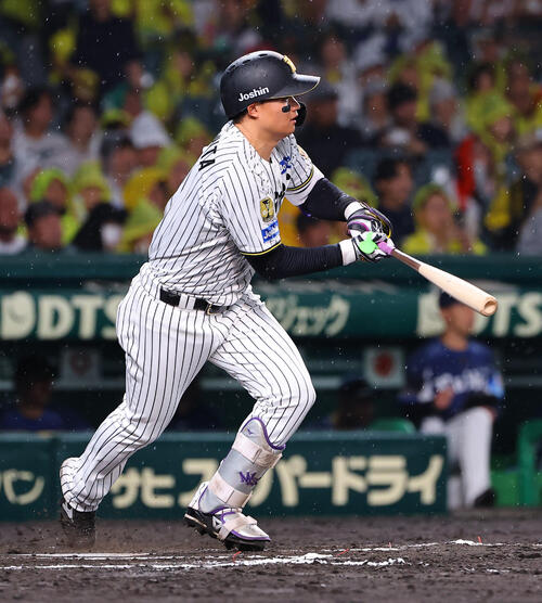 阪神対西武　6回裏阪神無死一塁、森下翔太は併殺打に倒れる（撮影・上田博志）