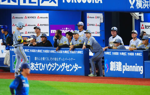 DeNA対阪神　9回表、さえない阪神ベンチ（撮影・垰建太）