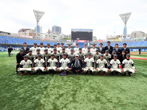 横浜スタジアムで初めて関東王座決定戦の試合を行った優勝校、中央大準硬式野球部