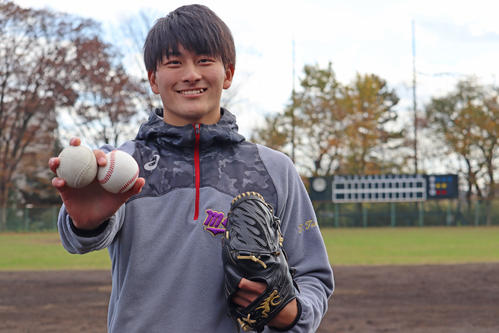 4年秋から硬式球で練習していた高島は、王子で順調なスタートを切っている