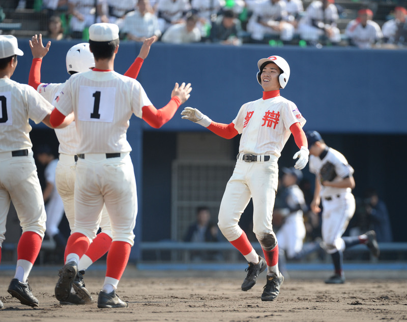 智弁和歌山V王手！根来が「よっしゃー」サヨナラ打 - 高校野球 : 日刊