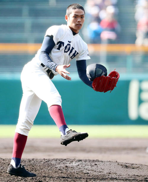力投する大阪桐蔭先発の根尾（撮影・田崎高広）
