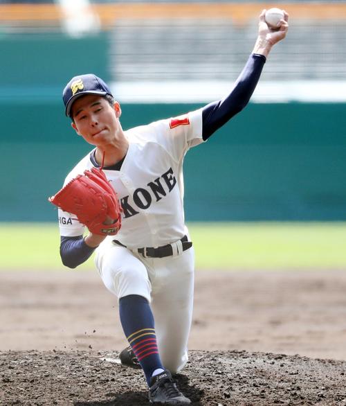 力投する彦根東先発の増居（撮影・田崎高広）
