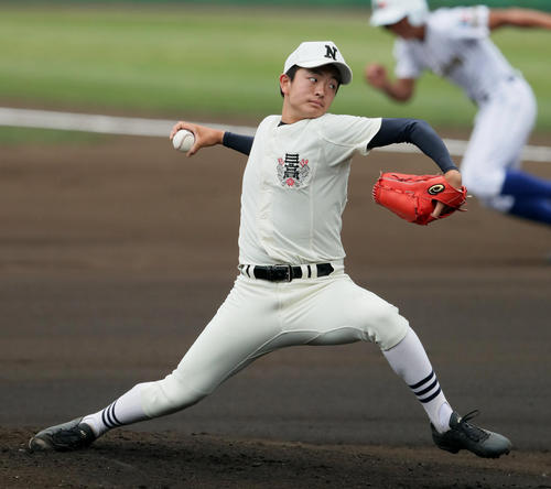 高崎健康福祉大高崎対日大三　力投する日大三先発の林（撮影・足立雅史）