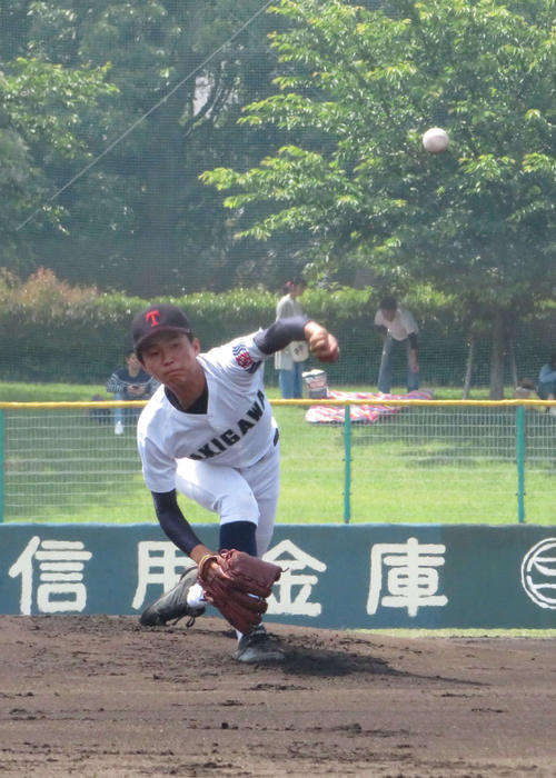 滝川二対乙訓　滝川二の先発・田辺（撮影・磯綾乃）