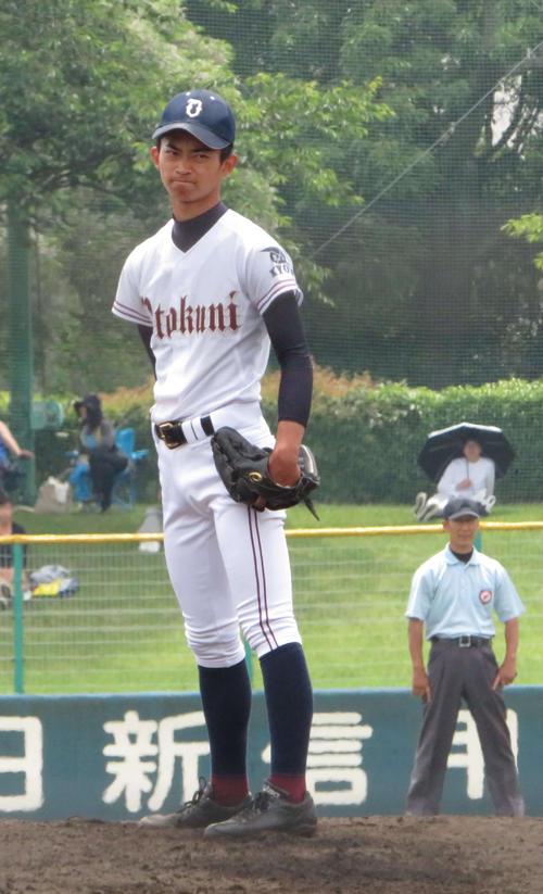 ２番手で登板した乙訓・川畑（撮影・磯綾乃）