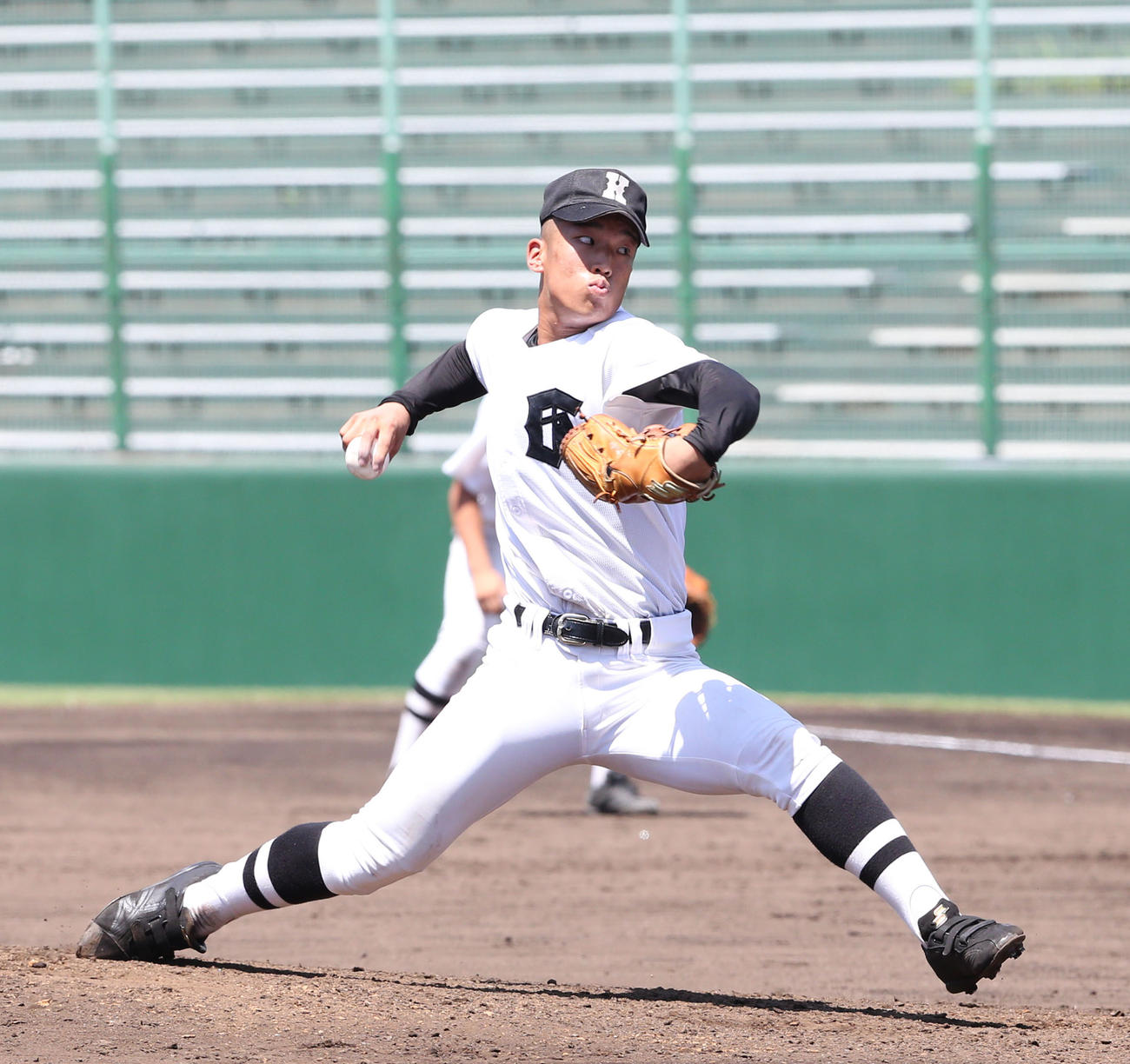 先発した小倉・河浦圭佑は５回を投げ２失点と好投（撮影・梅根麻紀）