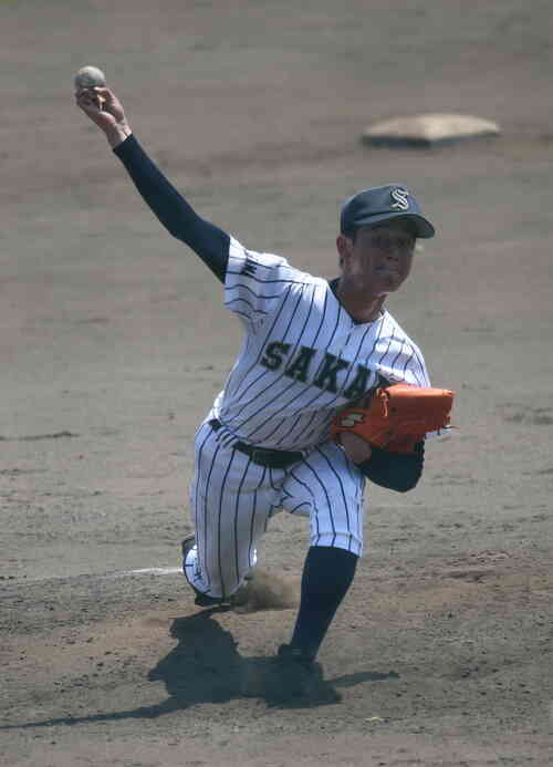 南埼玉大会 埼玉栄対細田学園 猛暑の中、力投する埼玉栄・米倉貫太投手(撮影・/大友良行)