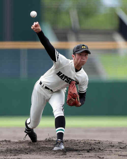 松商学園対上田染谷丘 先発登板した松商学園・直江大輔(撮影・伊作将希)