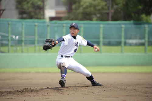 清瀬対日大鶴ケ丘 1回裏先発で好投する清瀬・齋藤(撮影・河田真司)